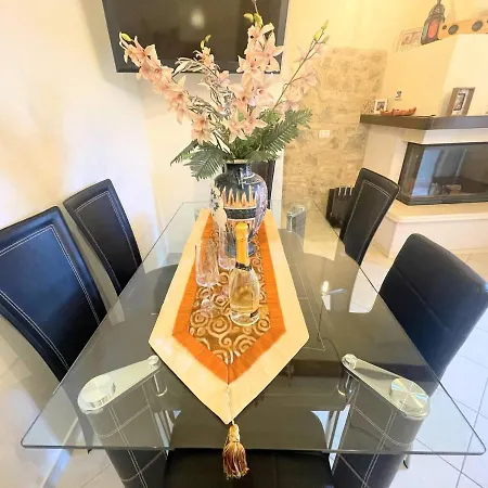 Apartamento Car Not Necessary Centrally Located, Up Market Apt- Sleeps 46 - Terracebbq