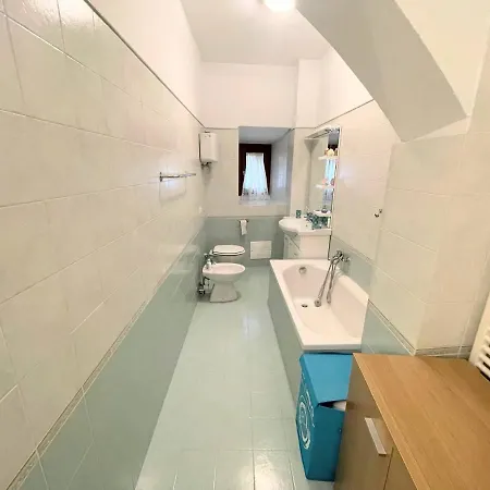 Car Not Necessary Centrally Located, Up Market Apt- Sleeps 46 - Terracebbq Apartamento Spoleto