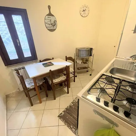 Car Not Necessary Centrally Located, Up Market Apt- Sleeps 46 - Terracebbq *