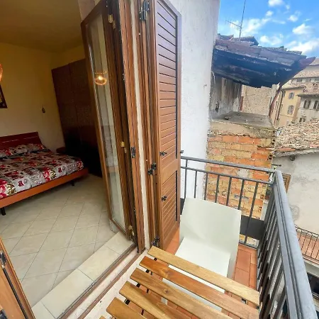 Car Not Necessary Centrally Located, Up Market Apt- Sleeps 46 - Terracebbq Lägenhet Spoleto