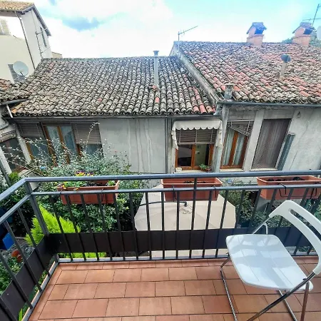 Lägenhet Car Not Necessary Centrally Located, Up Market Apt- Sleeps 46 - Terracebbq *