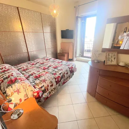 Car Not Necessary Centrally Located, Up Market Apt- Sleeps 46 - Terracebbq Spoleto